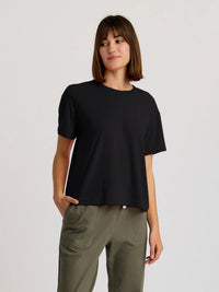 Women's Elevate Lightweight Tee- Black
